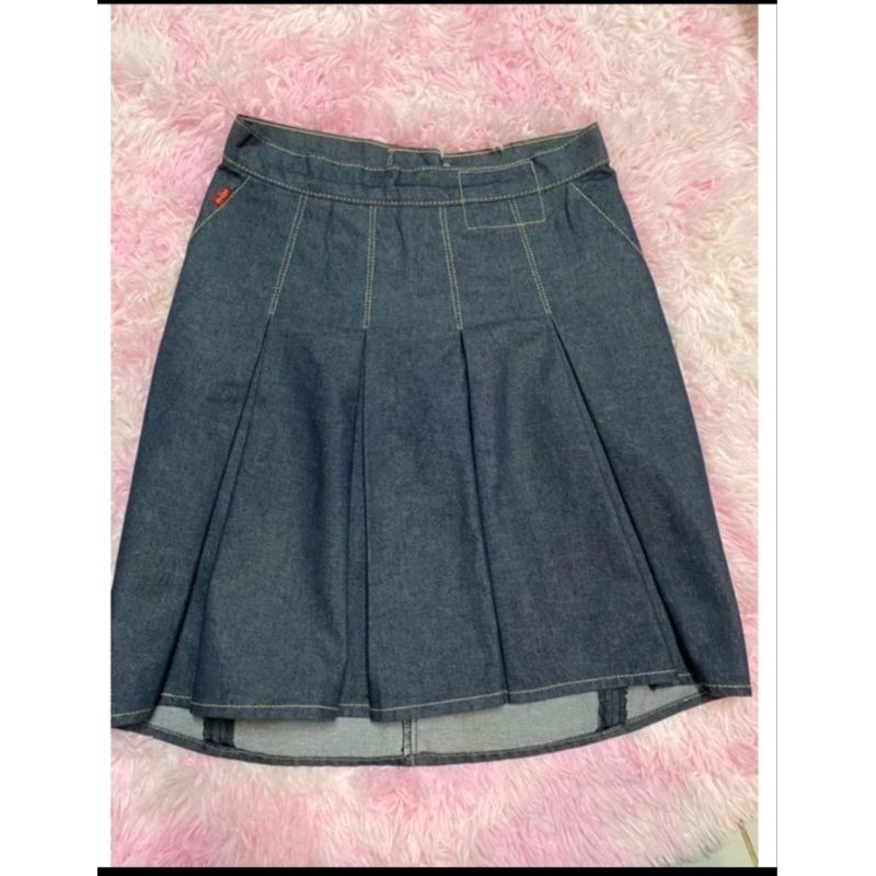 กระโปรง Levi's เอว 28"