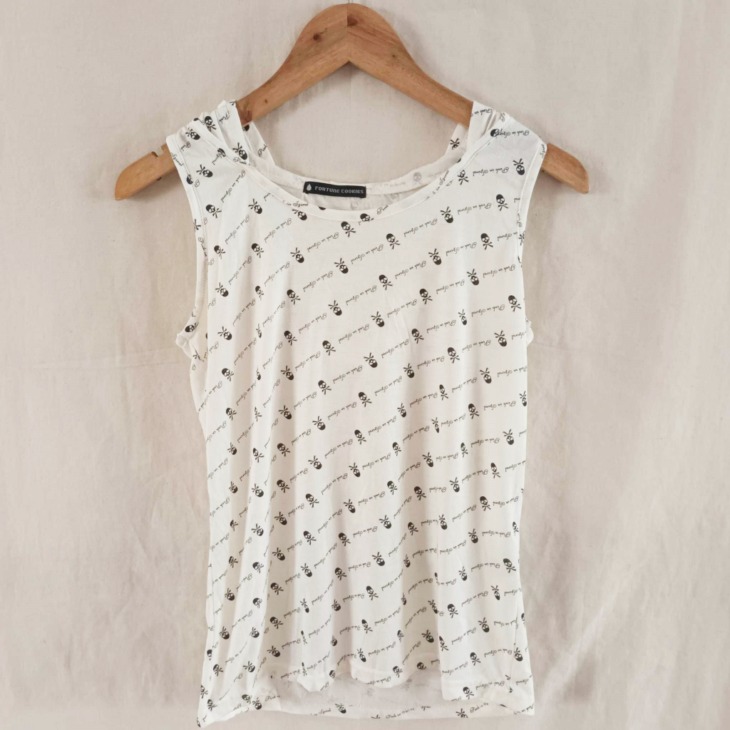 เสื้อผู้หญิงแขนกุดมีฮู๊ด FORTUNE COOKIES มือ2สภาพดี