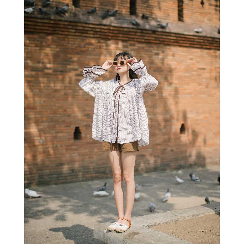 Daisy Tops เสื้อแขนยาวดีเทลน่ารักผ้าลินิน (พร้อมส่งค่ะ)