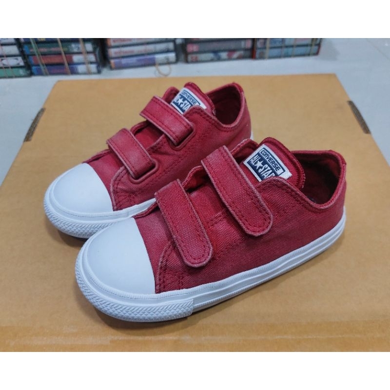 ■มือ2 รองเท้าเด็ก converseไซส์ 17CM สีแดง  งานแท้
สภาพ 95% พื้นยังเต็ม