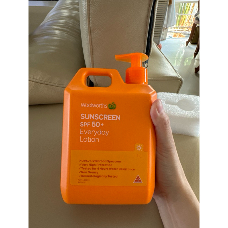 ของใหม่!! Exp.02/2026 Woolworths Sunscreen SPF50+ ขนาด1ลิตร