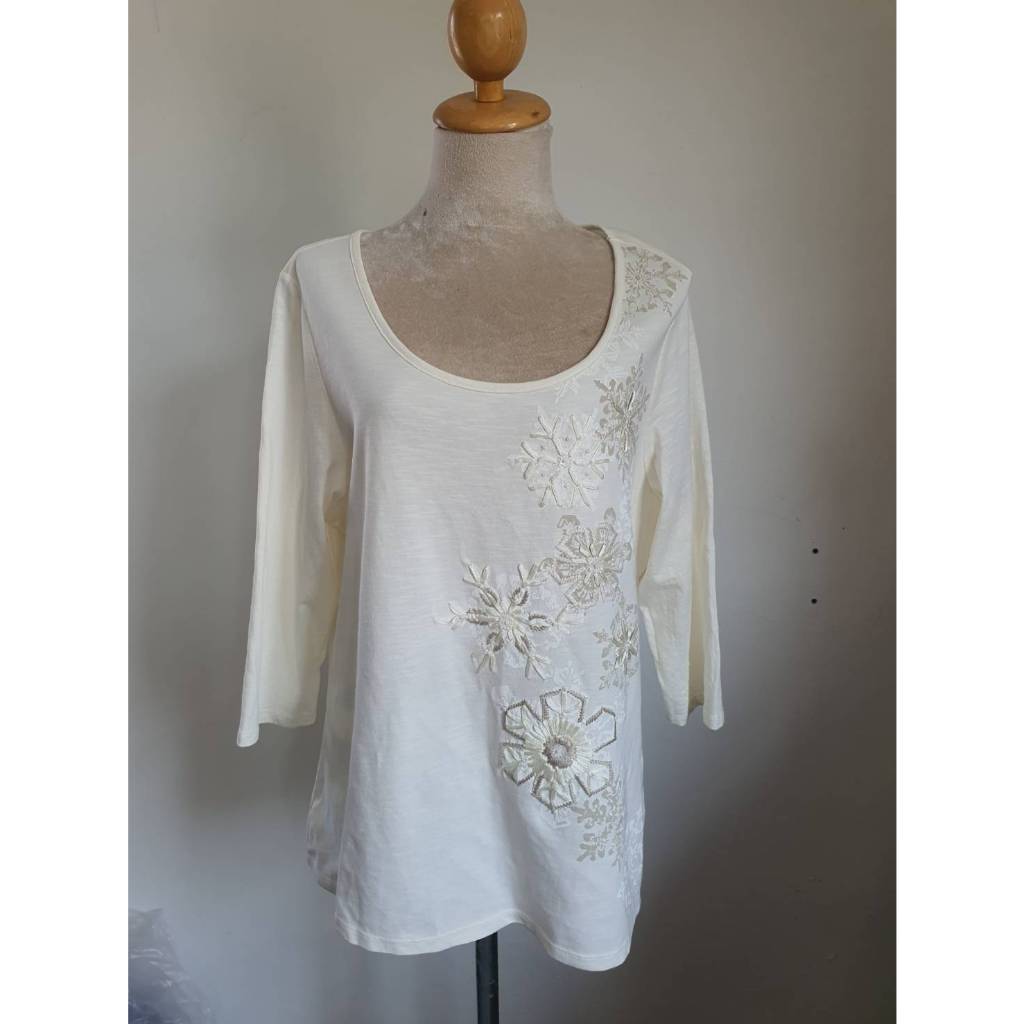 FF05245 เสื้อผ้ามือสอง สีครีม แบรนด์ COLDWATER CREEK อก 42 นิ้ว