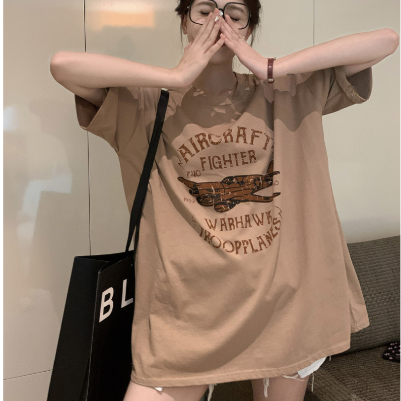 fashiongirl1688เสื้อยืดคอกลม ทรงโอเวอร์ไซส์ สกรีนลายเครื่องบิน ตัวอักษรใส่ได้ทั้งชายและหญิงน่ารักมาก