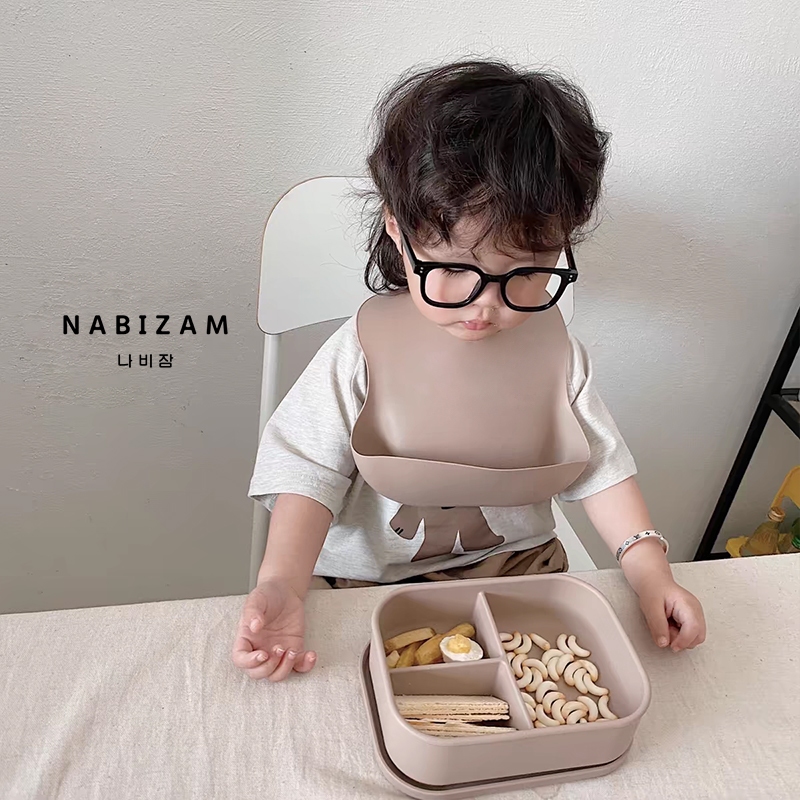 Nabizam กันเปื้อนซิลิ โคน สำหรับวัยฝึกทาน ฎ ผิวซิลิ คนนุ่มมาก มีทีรองกันอาหารหล่น ปรับได้ 4 ระดับ