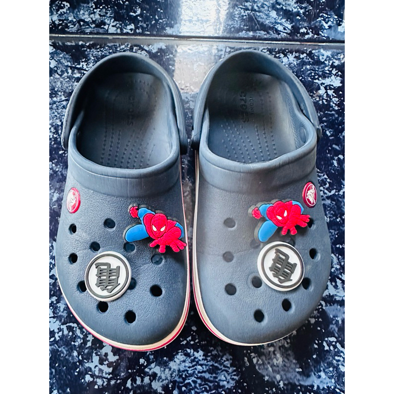 รองเท้า crocs มือสองเด็ก