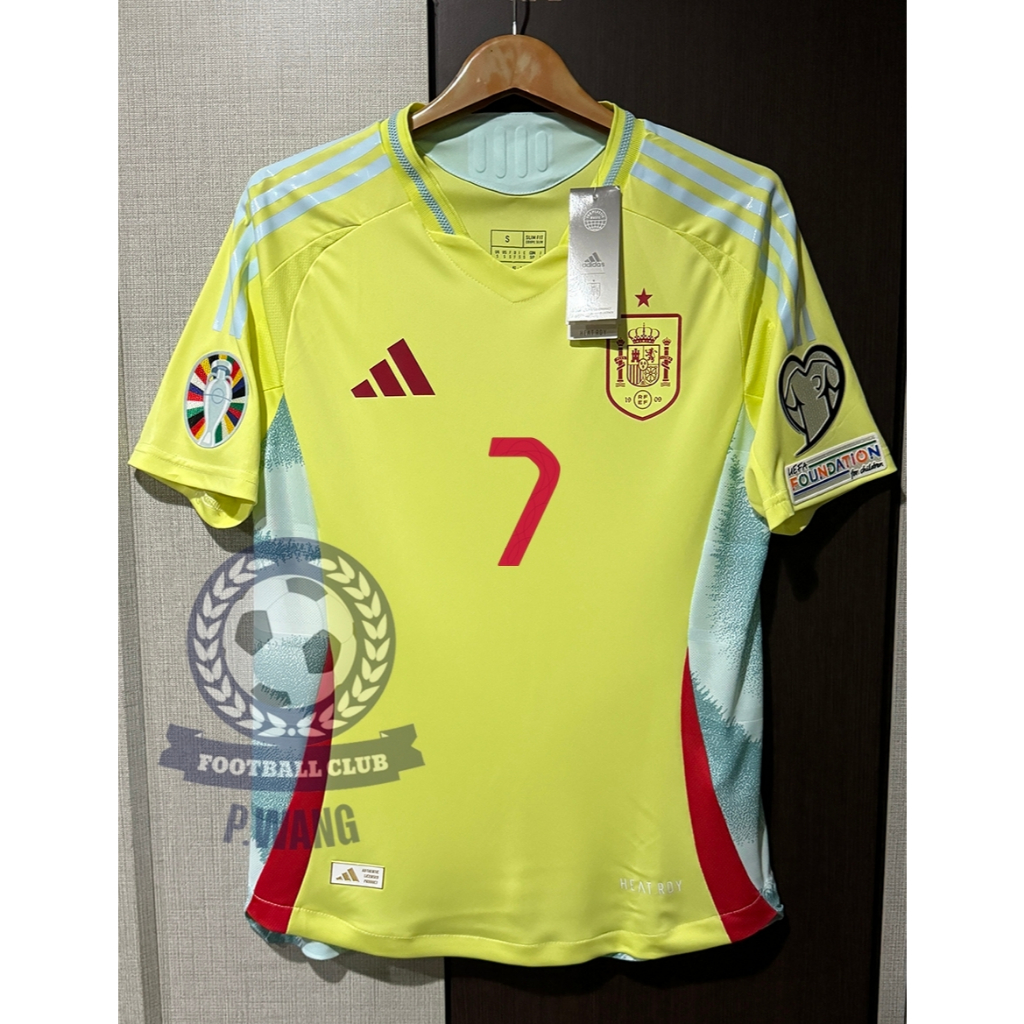 New!! เสื้อฟุตบอลทีมชาติ สเปน Away เยือน ยูโร2024 [PLAYER] เกรดนักเตะ สีเหลือง พร้อมชื่อเบอร์นักเตะครบทุกคน+อาร์มยูโร