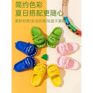 DN04 รองเท้าแตะเด็ก กันเลื่อนลื่นด้านล่างนุ่ม bathing ลายcute ไดโนเสาร์