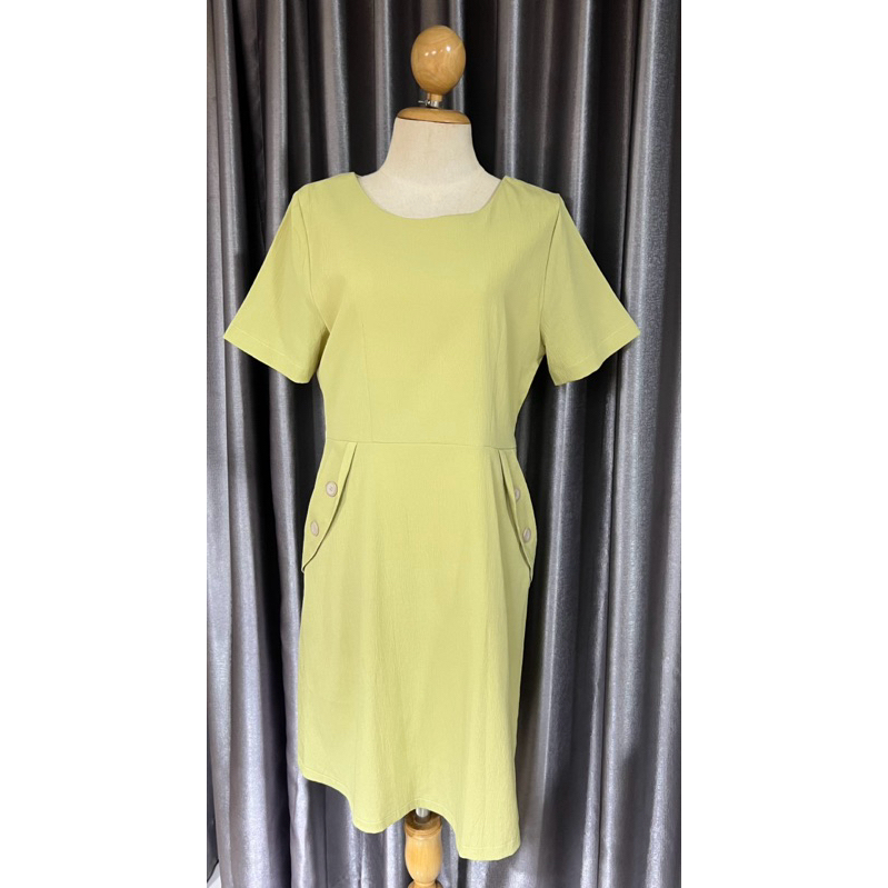 (USED) **พร้อมส่ง**เดรสสีเขียว YASINEE