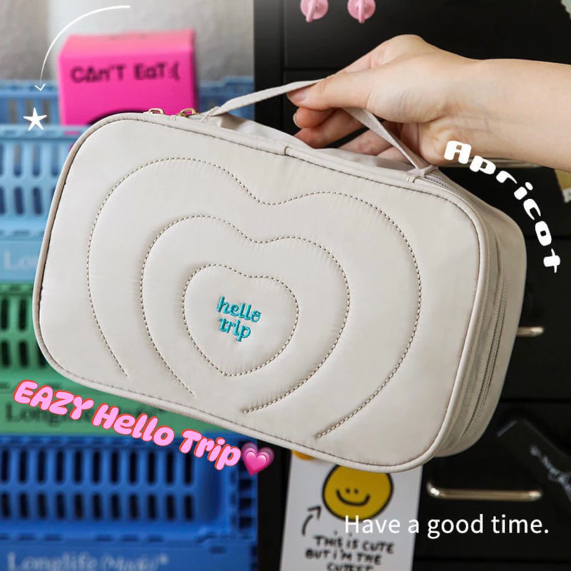 กระเป๋าเครื่องสำอาง กระเป๋าใส่เครื่องสำอาง 2 ชั้น แบบพกพา EAZY Hello Trip Triple Heart จุเยอะ กันน้ำ ใส่สกินแคร์ เดินทาง thumbnail 3