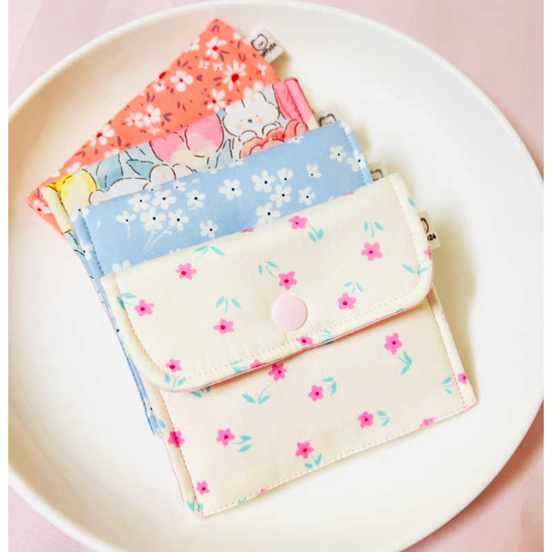 (พร้อมส่ง)กระเป๋าสตางค์แฮนด์เมด 2 ช่อง ใส่แบงค์/ใส่บัตร + แถมฟรีพวงกุญแจทุกใบค่ะ