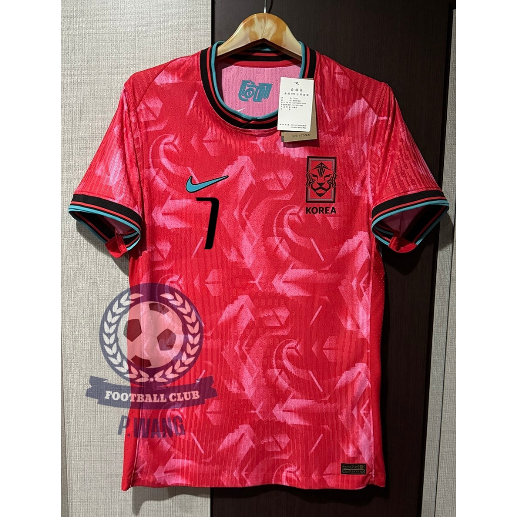 New !!! เสื้อฟุตบอลทีมชาติ เกาหลี Home เหย้า ยูโร2024 [ PLAYER ] เกรดนักเตะ สีแดง พร้อมชื่อเบอร์นักเตะในทีมครบทุกคน