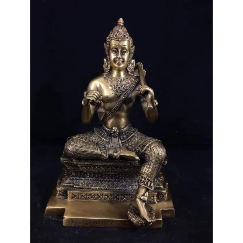 พระวิษณุกรรม เทพแห่งศิลปะการช่าง ออกโดย กรมศิลปากร ปี2547 เนื้อทองเหลือง หน้าตัก5นิ้ว
