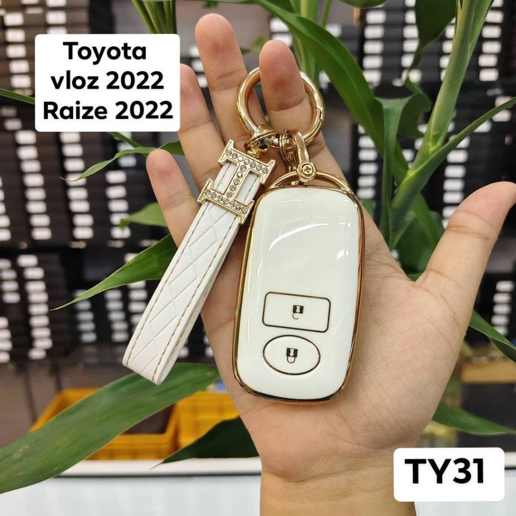 ปลอกหุ้มพวงกุญแจยนต์ รุ่น Toyota Veloz 2022 Raize Veloz 2021 งานเคสTPU ขอบทอง