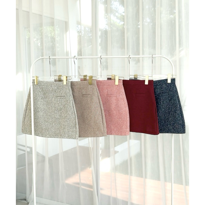 imily.style : nikka skirt (เฉพาะกระโปรง) 📍สินค้าSALE ไม่รับเปลี่ยนไซส์/คืนทุกกรณีนะคะ