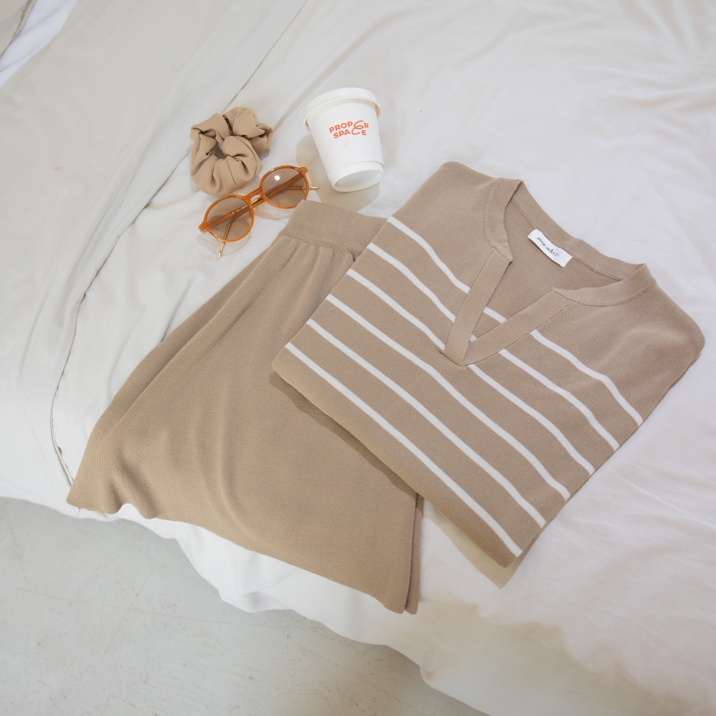 Clairey knit set ใครรอชุดเซตบ้างงง~ มาแล้ววชุดเซนไหมพรมอย่างดี เซทนี้ใส่ง่ายสุดๆ จะใส่เสื้อหรือกางเกงแยกก็ได้ หรื