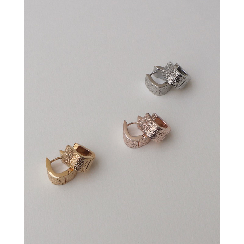 A.piece ต่างหูห่วง [silver 925 post] Surface one-touch