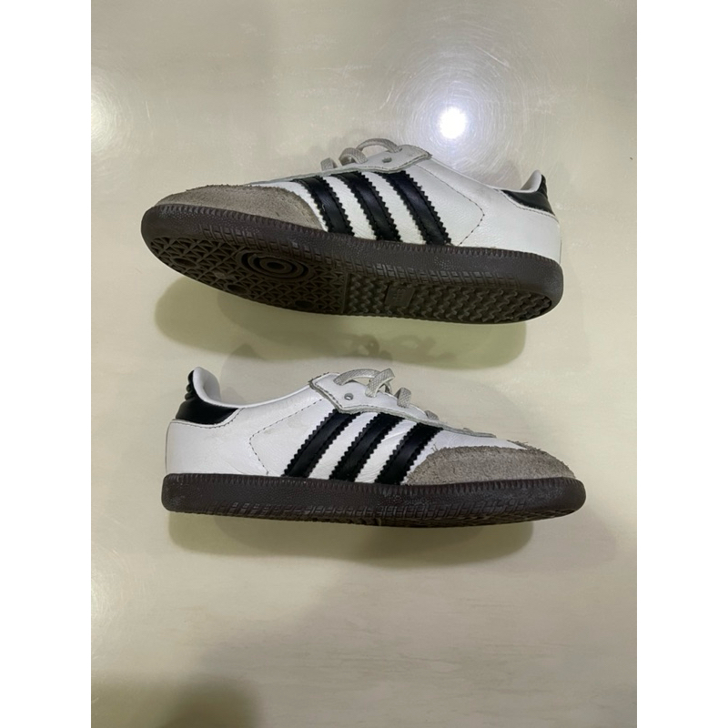 รองเท้าเด็กAdidas sambaมือ2 size 9 UK