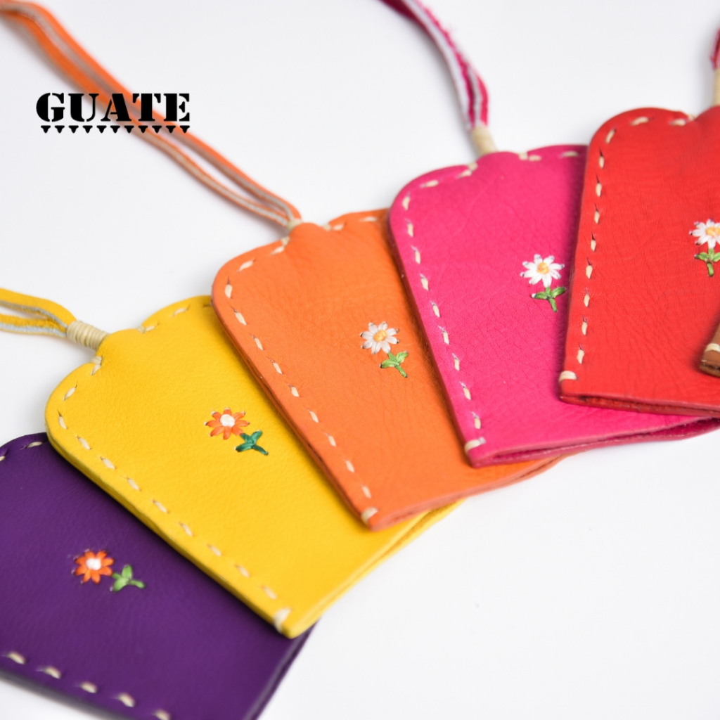 GUATE กระเป๋าใส่กุญแจ รุ่น K. Remote-Flower ที่เก็บกุญแจ หนังแท้100% หนังนื่ม สีสันสดใส ด้านในมีห่วงสำหรับใส่กุญแจ