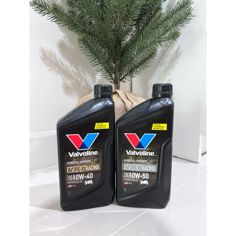 น้ำมันเครื่อง Valvoline VR1 RACING OIL 4T 10W40 และ 10W50 (วีอาร์วัน เรซซิ่งออยล์ 4ที)