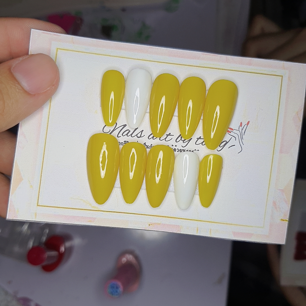 Love nails By tang เล็บปลอมสีเจลแท้ ทรงแหลม เขียวมะนาว+ขาว ฟรีกาว+ตะไบ