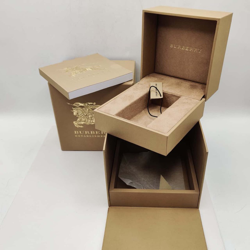 ลดอีก12% กล่องนาฬิกา Burberry watch ของแท้ ของใหม่ พร้อมคู่มือ การ์ด