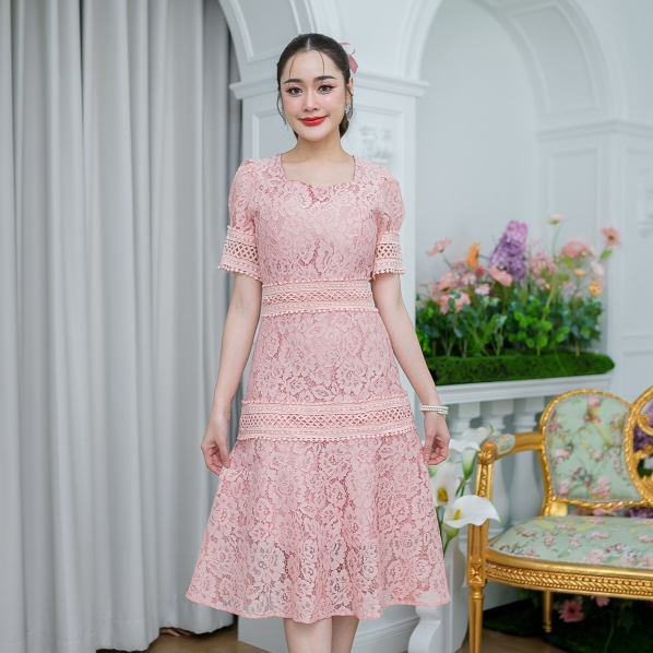 All Ladies _เดรสลูกไม้ระบายแขนจั้มดอกไม้ งานเดรสยาวคลุมเข่าสวยหวานเรียบร้อย