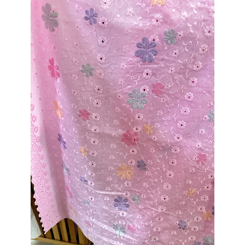 ผ้าคอตตอนปักฉลุสีลูกกวาดสีใหม่