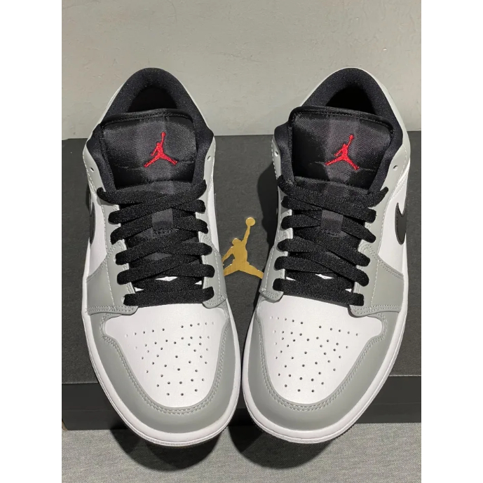 Nike Air Jordan 1 Low Light Smoke Grey รองเท้าผ้าใบ