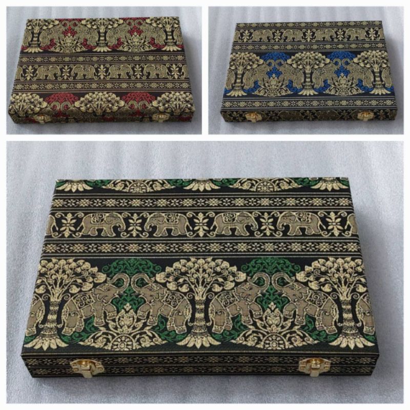 กล่องใส่พระกันกลิ้งกล่องรองฟองนำ้สูงขนาด20*29*4เซน