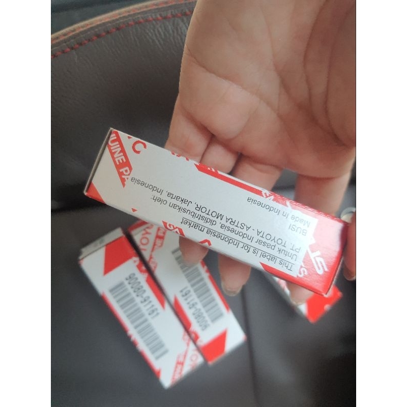 หัวเทียนโตโยต้า Denso K16R U11 จำนวน 4 หัว