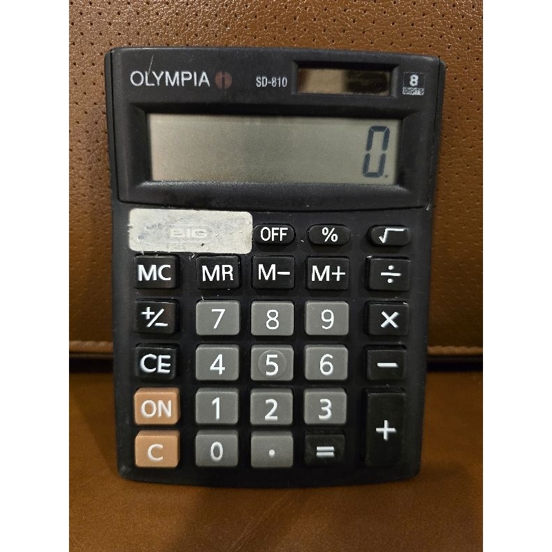 เครื่องคิดเลข Olympia ใช้งานได้ปกติ