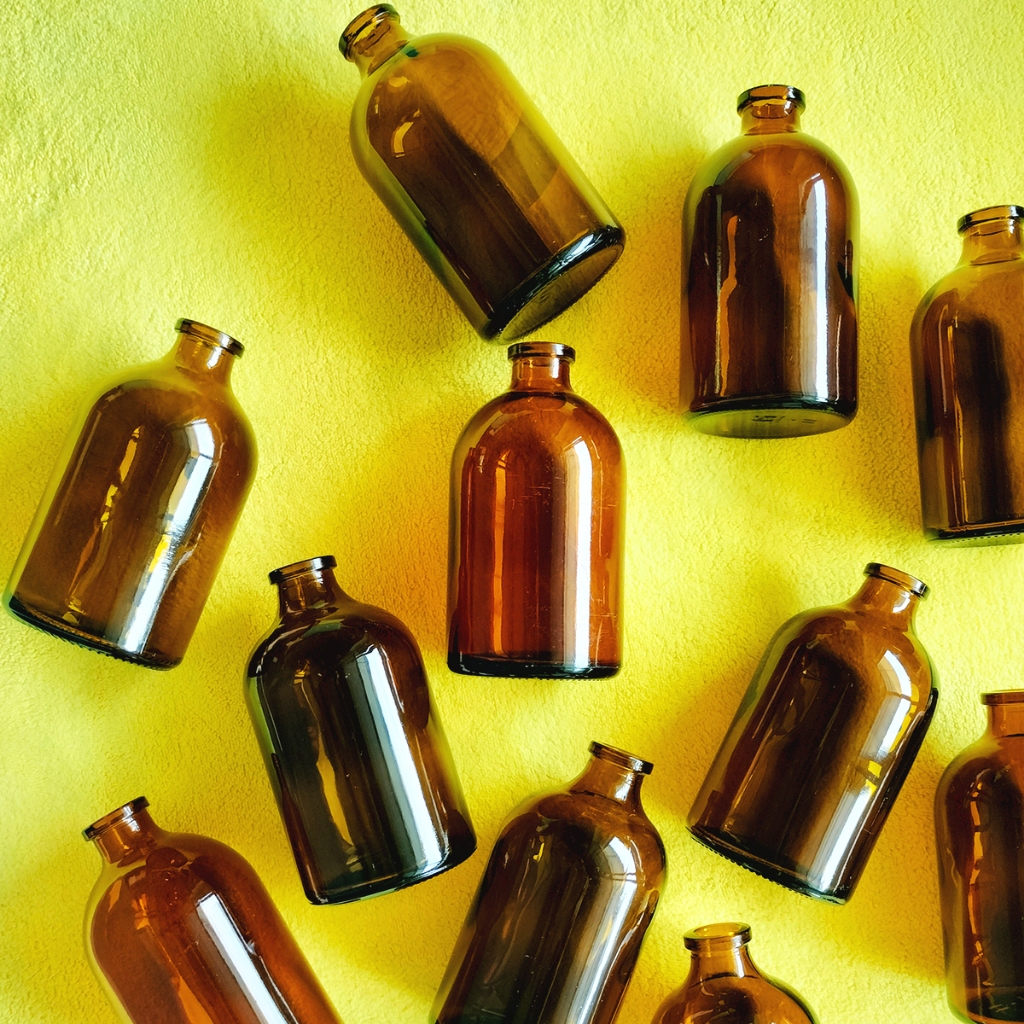 (ขวดแก้วมีตำหนิราคาถูก) - ขวดแก้วยาฉีด 100ml สีชาใส +จุกยาง+ ฝาล๊อคใส (1 ขวด) สำหรับงานฝีมือ ก้านไม้