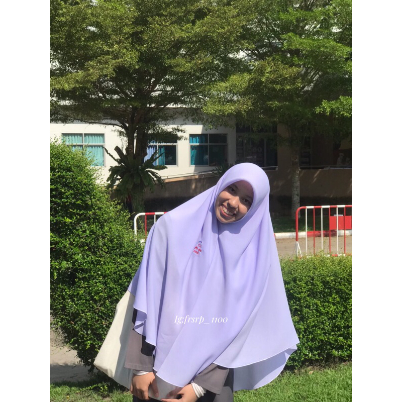 ผ้าคลุมนักเรียนทรงกลมสีขาวโอโม่ XL