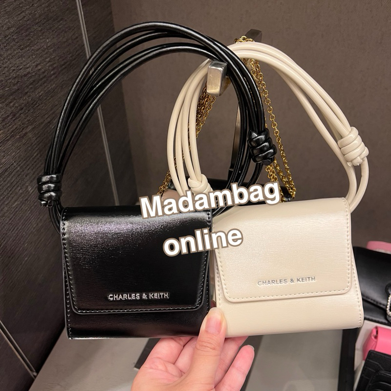 CHARLES & KEITH Metallic Accent Short Wallet กระเป๋าสตางค์ใบสั้น