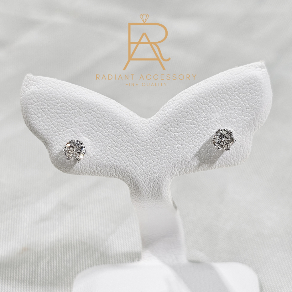 ต่างหู Moissanite เงินแท้ Radiant: เผยประกายหรู สวยทน ใส่ได้ทุกวัน