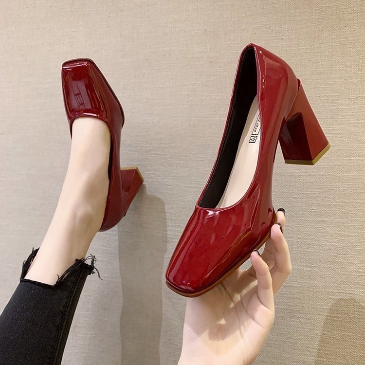 รองเท้าส้นสุงหัวมน หนังเงาสินค้าสวยส้นหนา สินค้าพร้อมส่งKRG416