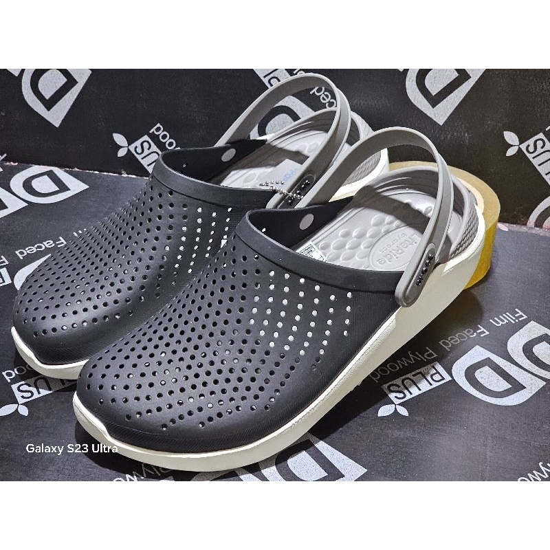 Crocs Lite Ride Clog รองเท้าแตะ แบบลำลอง มาใหม่สุดฮิต ใส่ได้ทุกเพศ มีส่วนลดราคา