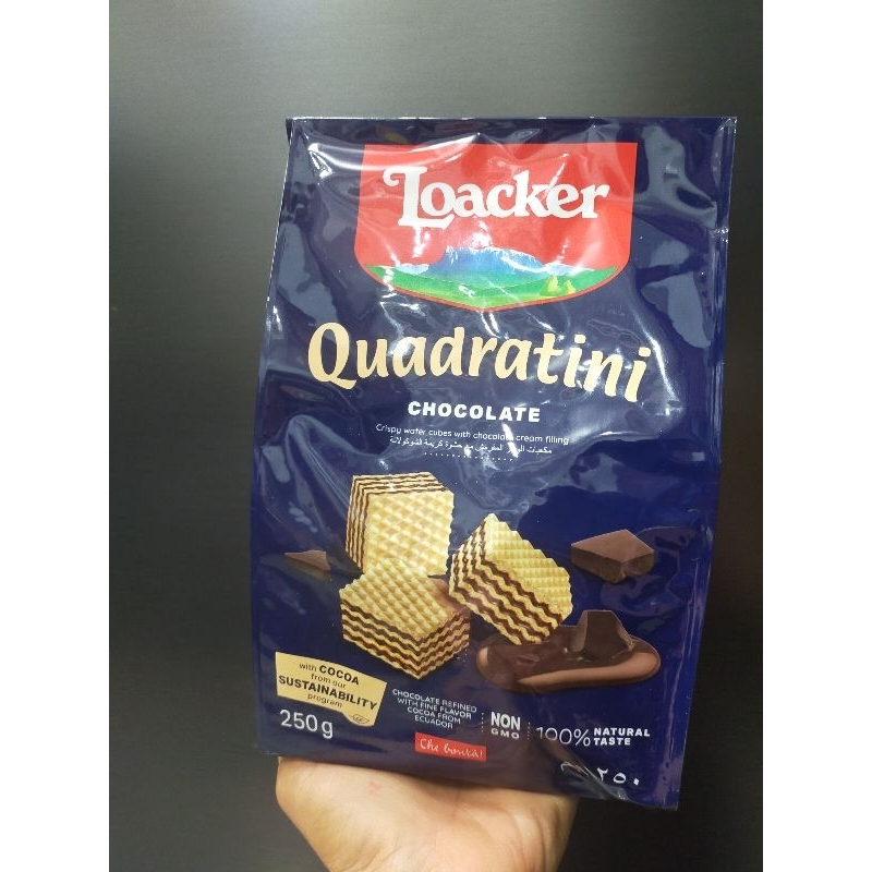 Loacker เวเฟอร์ ล็อคเกอร์ ขนาด 250กรัม ห่อสีน้ำเงิน CHOCOLATE