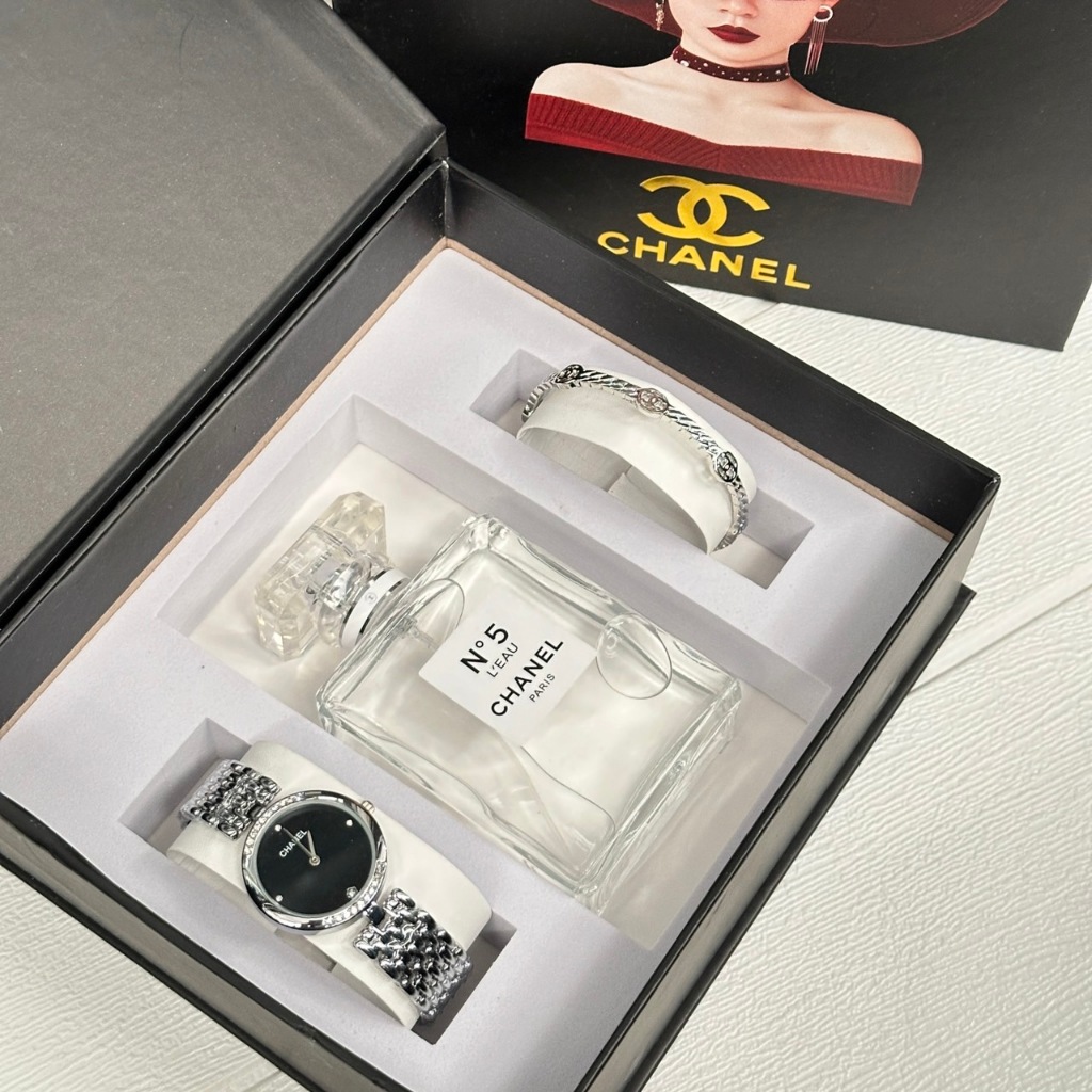 ชุด Set นาฬิกา + เครื่องประดับ น้ำหอม CHANEL VIP gift set includes watch, bracelet and perfume