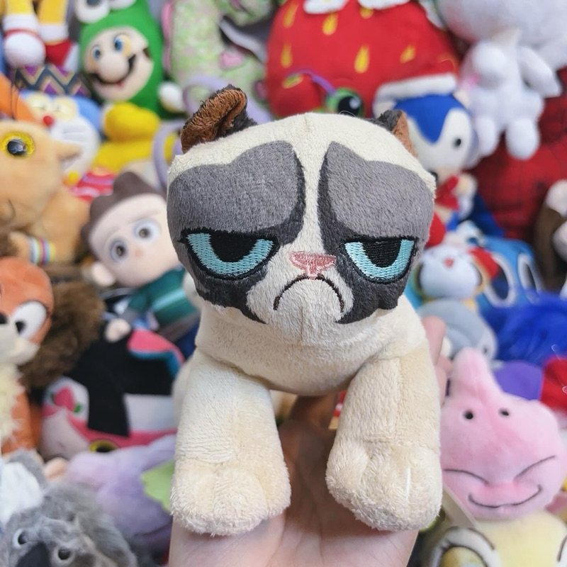 ตุ๊กตาแมวหน้าบึ้ง ตุ๊กตาสัตว์เหมื่อนจริง cat stuffed plush / Grumpy cat