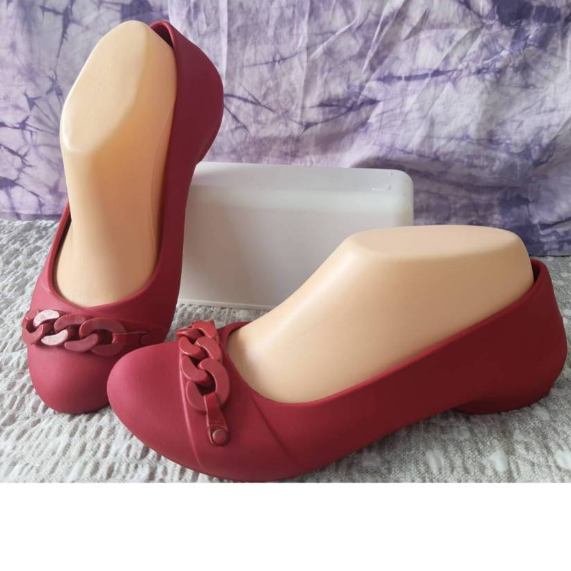 ✳️Crocs รองแท้าแตะ slip-on สีแดง น้ำหนักเบา มือสองสภาพดี size:w6/36.5/23 cm #c6