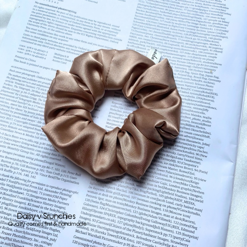 ยางรัดผม • Daisy v Srunchies • satin premium collection (Large)