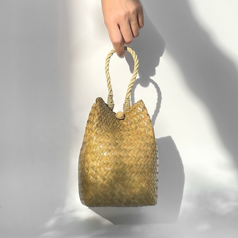 กระเป๋าสาน ทรงขนมจีบ 5 x 7 นิ้ว สีธรรมชาติ Woven Bag Natural Color