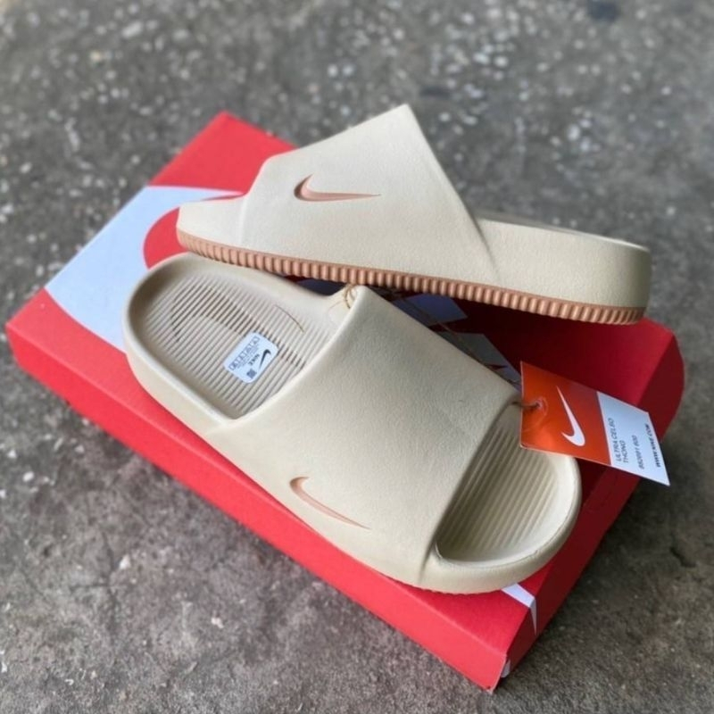 รองเท้าแตะ 2024 NIKE CALM SLIDE ผิวหยาบ พื้นโลโก้ มีป้าย รองเท้าแตะพื้นสูง รุ่นใหม่ นิ่มมาก