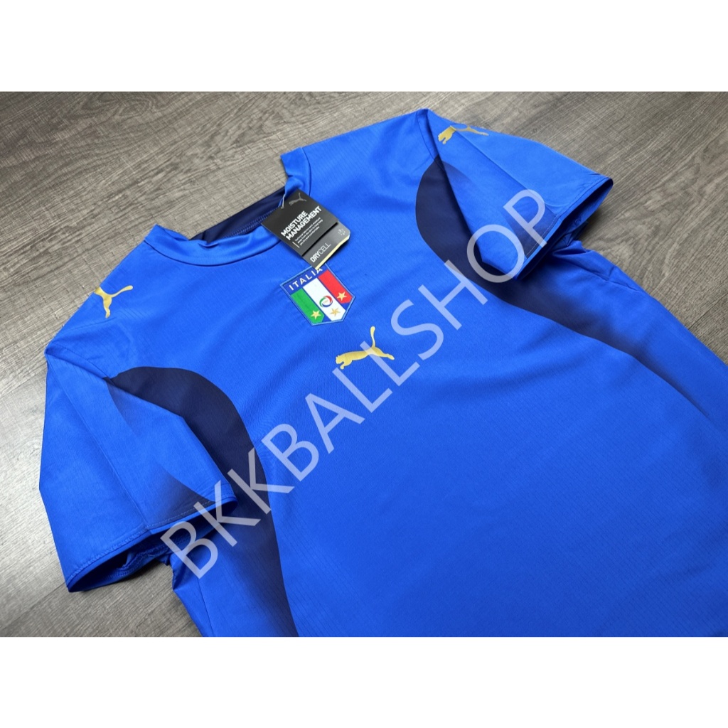 [Retro] - เสื้อฟุตบอล ย้อนยุค ทีมชาติ Italy home อิตาลี เหย้า ชุดแชมป์ฟุตบอลโลก ปี 2006