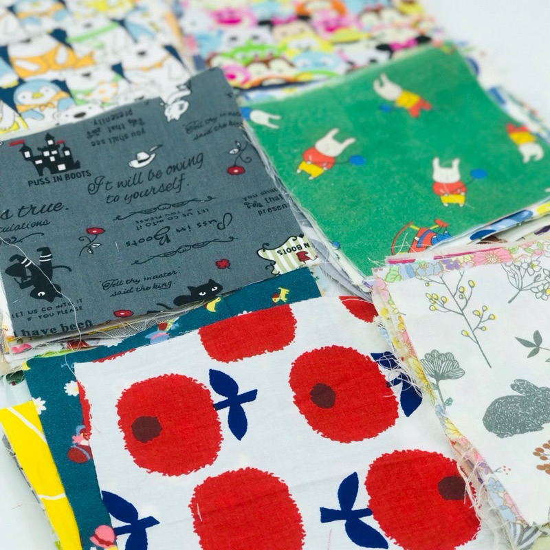ผ้า cotton 100% สี่เหลี่ยม ขนาด 12*12 cm. 50 ชิ้น ไม่ซ้ำ สำหรับงานฝีมือ งาน Quilt  พร้อมส่ง