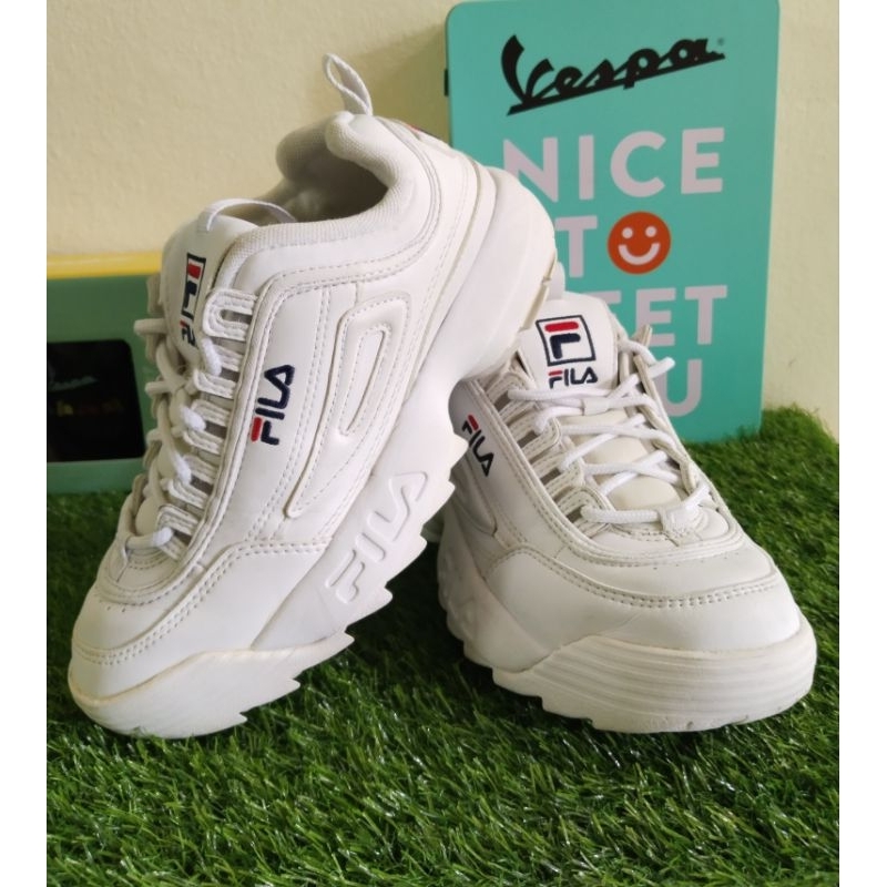 รองเท้าผ้าใบลำลอง Fila สีขาว ทรงอ้วนน่ารัก ไซส์ 38 ความยาว 23.5 ทรงสวย พื้นเต็ม ซอฟในเดิม