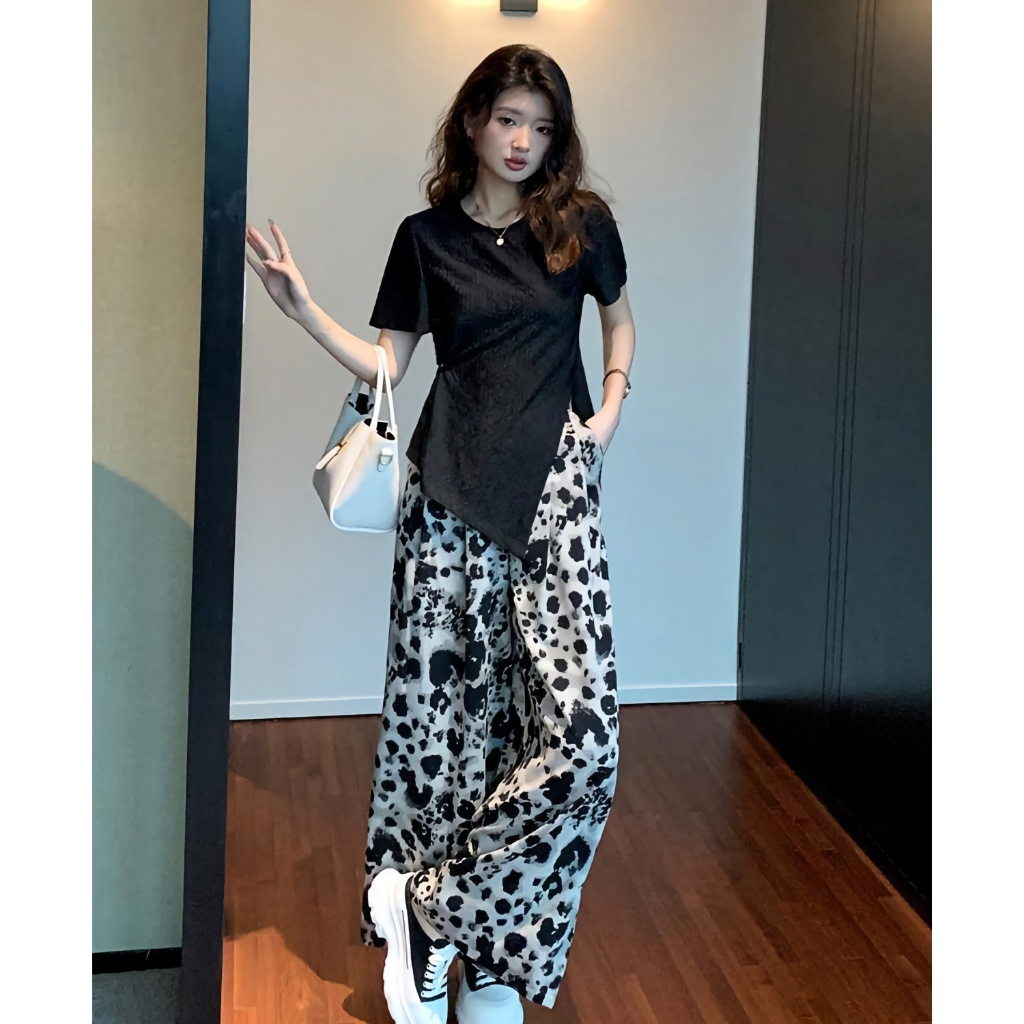 สินค้าใหม่ ชุดลำลอง เสื้อยืดผ่าข้าง กางเกงขายาว ลายเสือดาว เหมาะสำหรับผู้หญิง T0050T