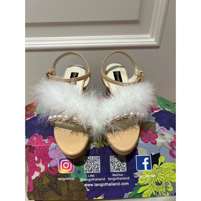 รองเท้าส้นสูงของแท้ Tango