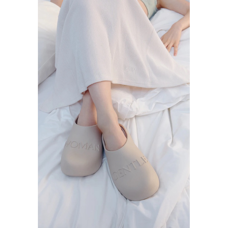 GENTLEWOMNAN CLOGSTER รองเท้า